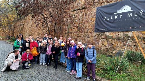 5.B - divadelní představení "Ronja, dcera loupežníka"  10. 11. 2025