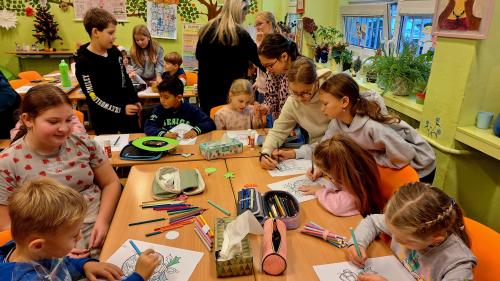 5.B  Vánoční tvoření s dětmi z MŠ Veltruská  4. 12. 2025