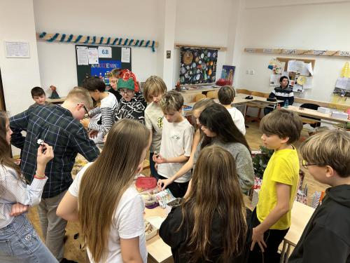 VÁNOČNÍ BESÍDKA VE TŘÍDĚ