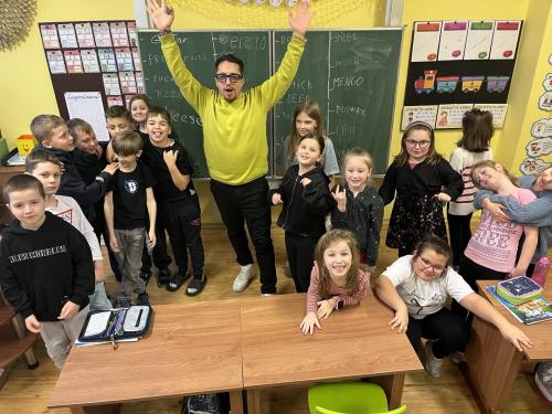 English class with native speaker.