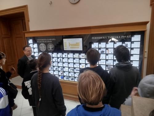 Za tajemstvím chemických prvků