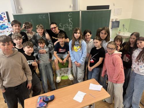 English Classes with native speakers.